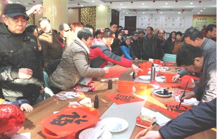 書法家走進聯興•興河灣為業主寫春聯送祝福