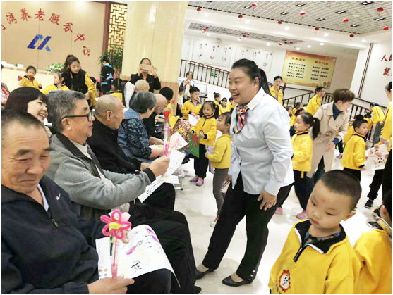 重陽節 物業送關愛 情暖老人心